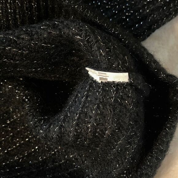 New! Abercrombie & Fitch Black Sweater w/ Metallic threading Size XS NWT - Picture 12 of 12